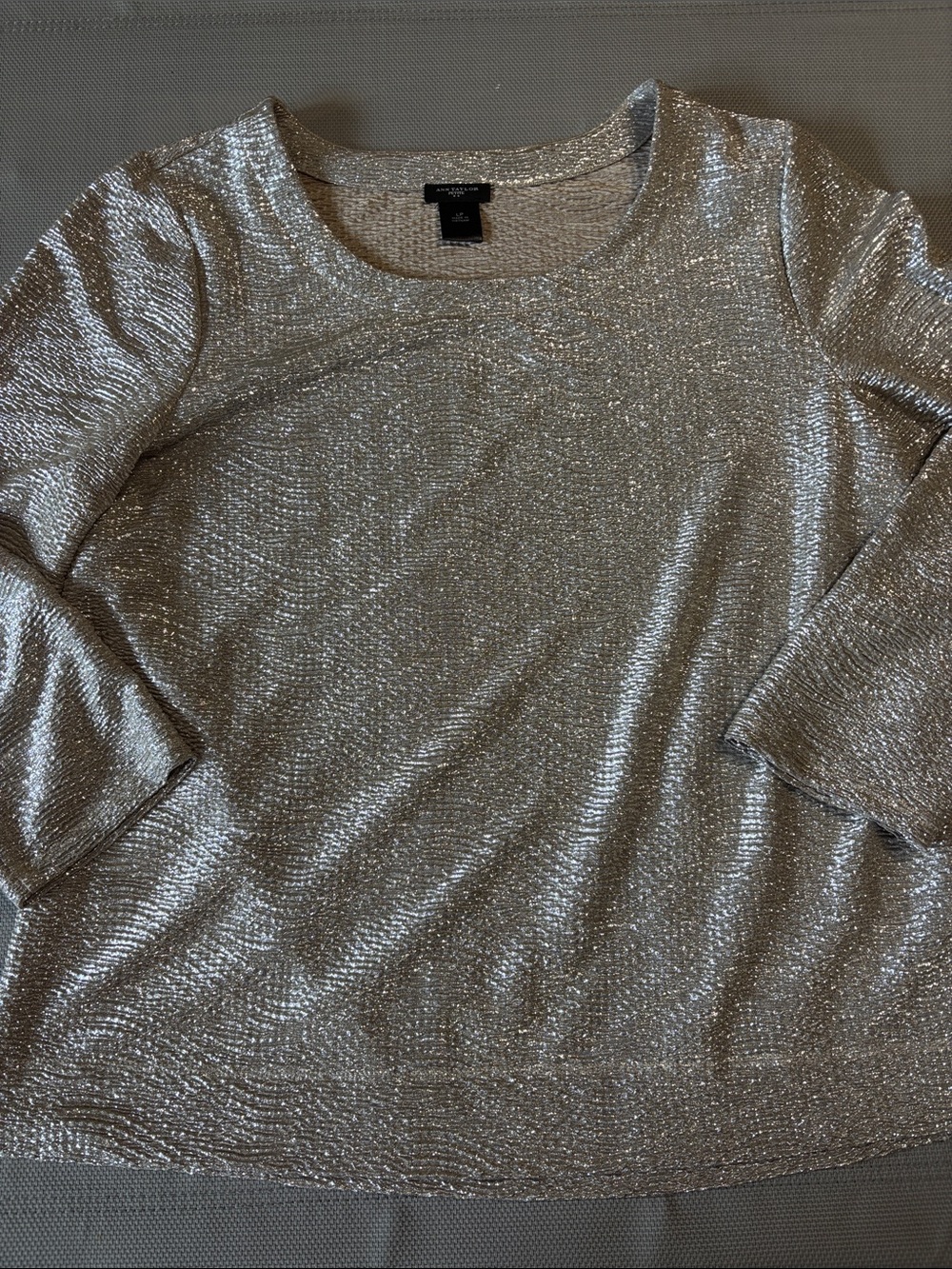 Ann Taylor Silver Metallic Scoop Neck 3/4 sleeve sz L petite like new